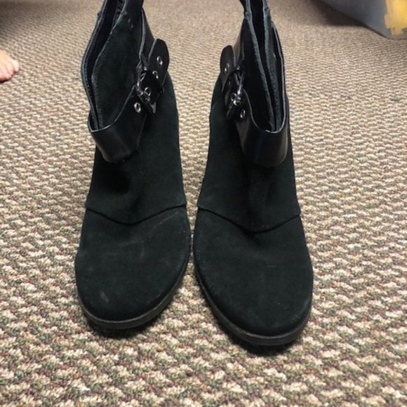 Black high heel boots - Picture 2 of 2